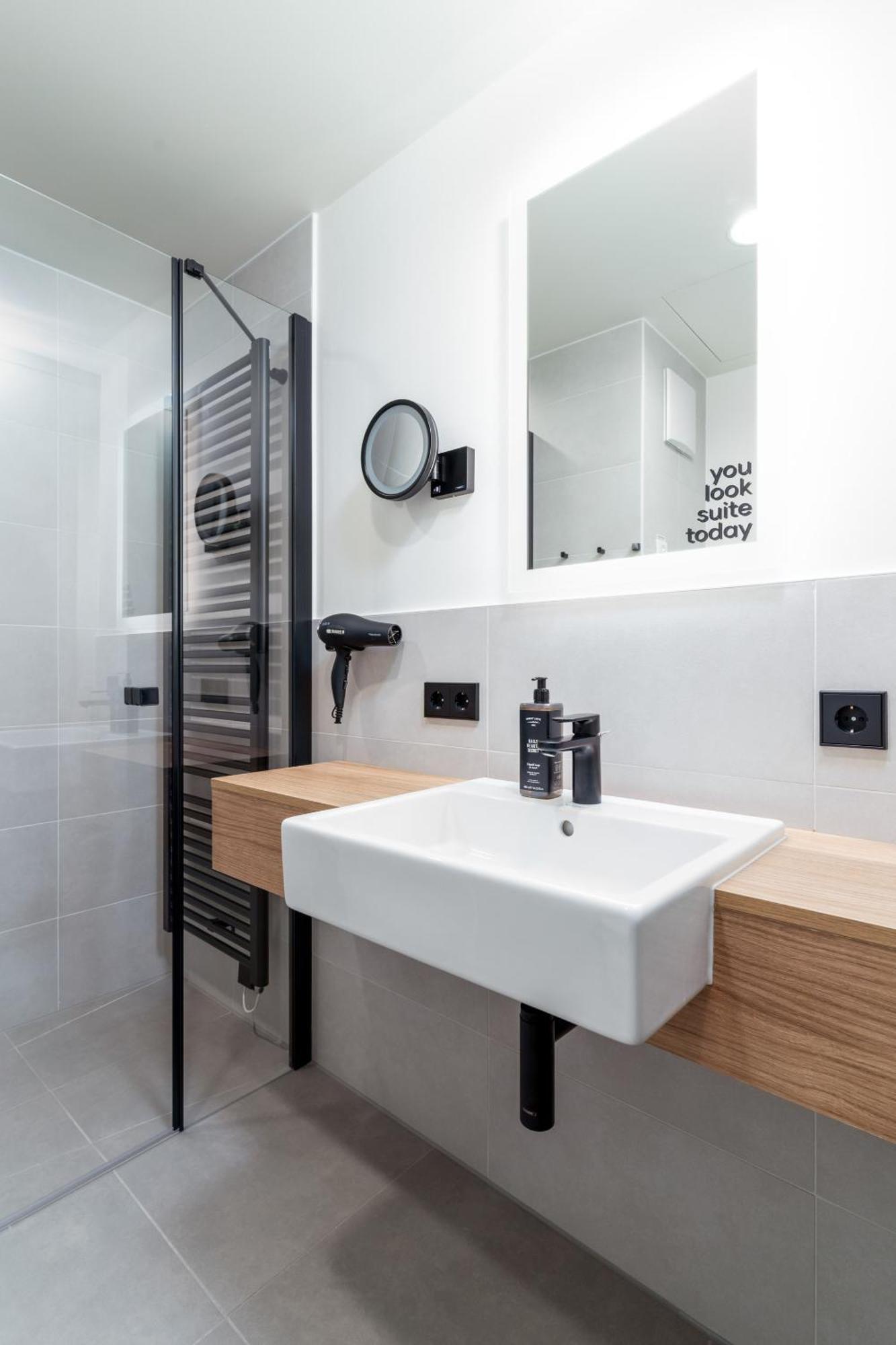 Limehome Krems Undstrasse Exterior photo